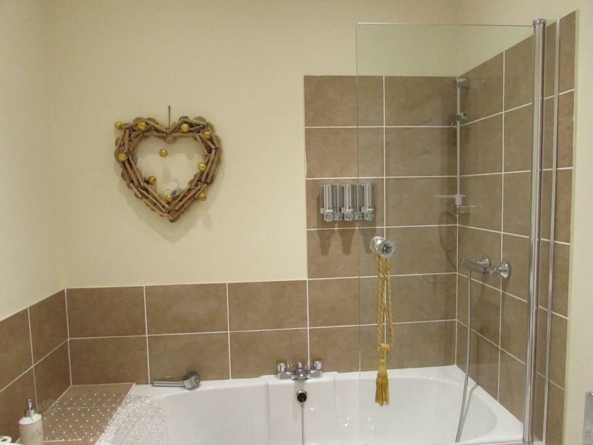 Apartment 5 - Two Bedroom Luxury Apartment Close To Town, Mainline Rail & Theatre Stylish And Comfortable Darlington  Exteriör bild